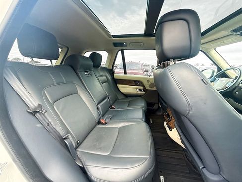 Used 2019 Land Rover Range Rover HSE image 31