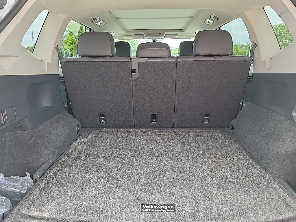 Used 2020 Volkswagen Tiguan SE w/ Panoramic Sunroof Package AWD/4WD image 18