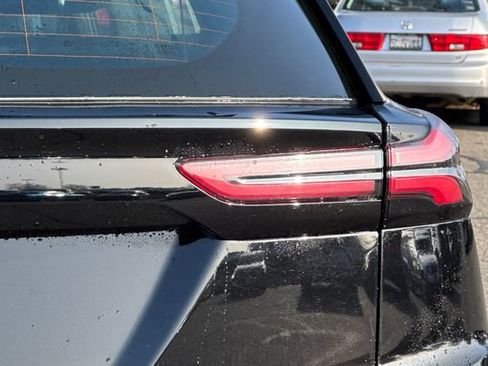 Used 2023 Chevrolet Bolt EUV Premier image 49