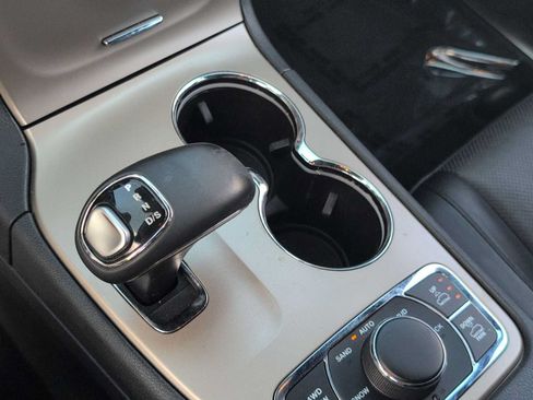 Used 2014 Jeep Grand Cherokee Summit AWD/4WD image 31