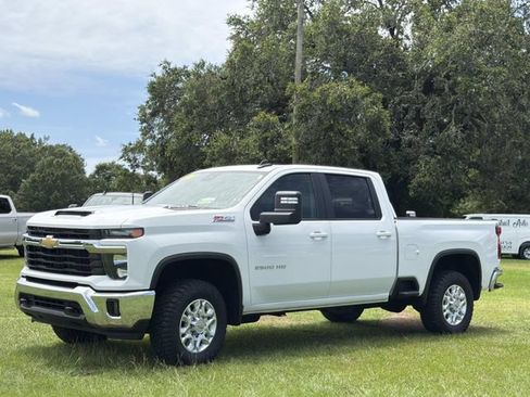 Used 2025 Chevrolet Silverado 2500 LT AWD/4WD image 14