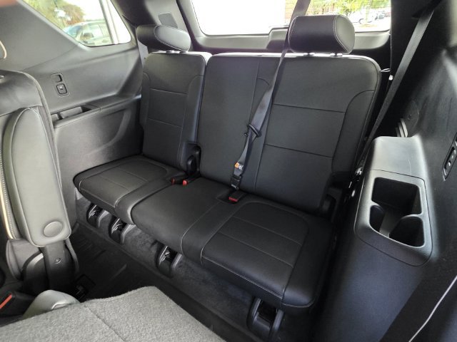 Used 2023 Chevrolet Traverse Premier w/ Redline Edition FWD image 16