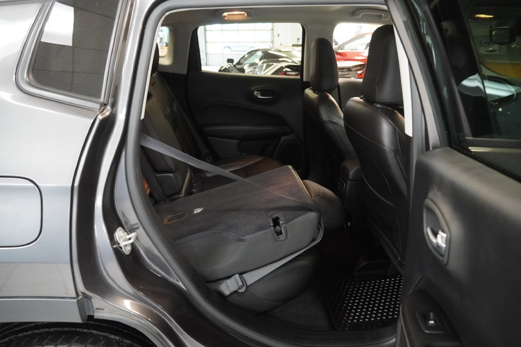 Used 2020 Jeep Compass Latitude w/ Cold Weather Group AWD/4WD image 22