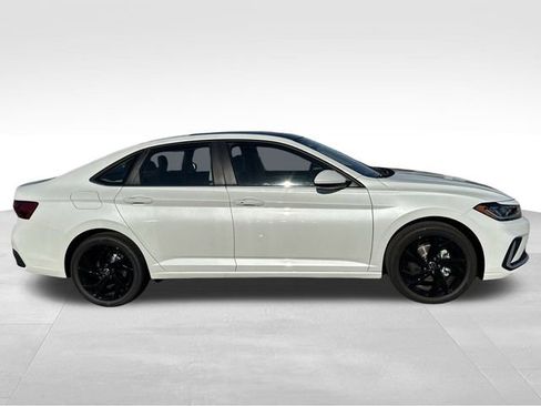 New 2026 Volkswagen Jetta SE FWD image 6
