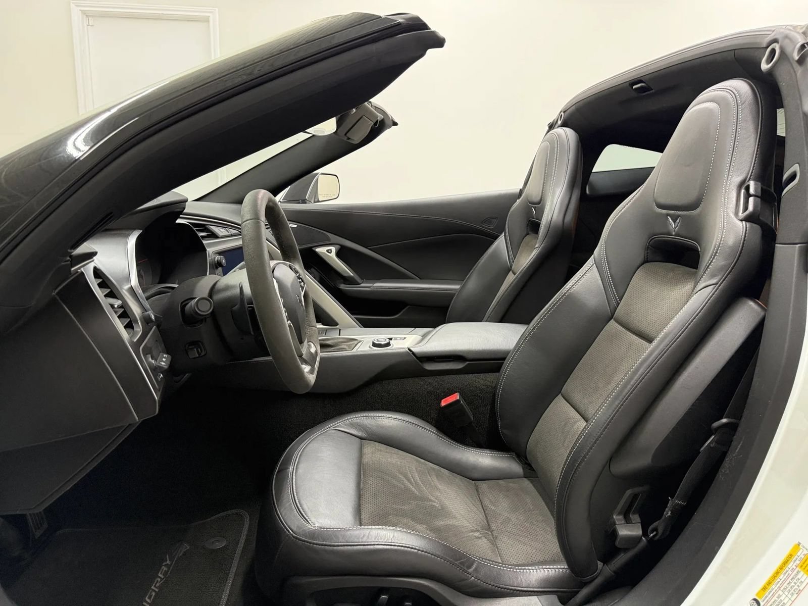 Used 2019 Chevrolet Corvette Stingray Coupe RWD image 10