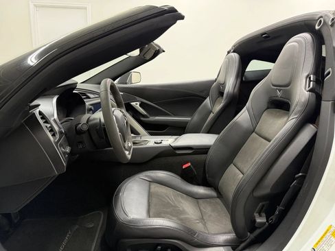 Used 2019 Chevrolet Corvette Stingray Coupe RWD image 10
