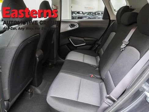 Used 2023 Kia Soul LX w/ LX Technology Package FWD image 21