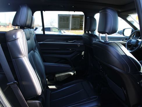 Used 2024 Jeep Grand Cherokee L Limited w/ Luxury Tech Group II image 35