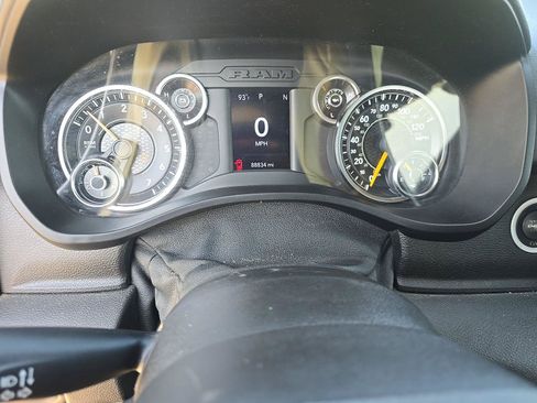 Used 2021 RAM 1500 Big Horn AWD/4WD image 3