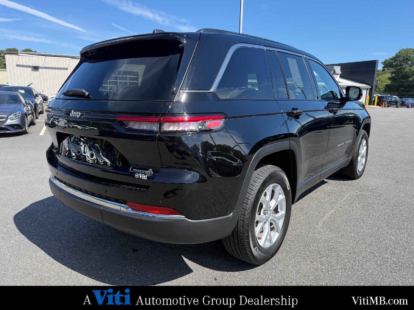 Used 2023 Jeep Grand Cherokee Limited AWD/4WD image 8