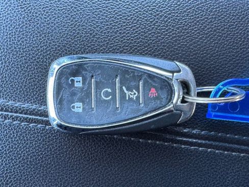 Used 2018 Chevrolet Equinox Premier image 32