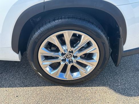 Used 2023 Toyota Highlander Limited image 41