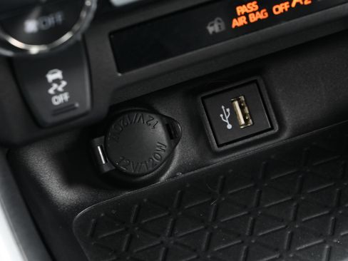 Used 2025 Toyota RAV4 XLE Premium image 22