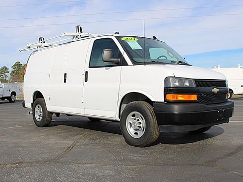 Used 2024 Chevrolet Express 2500 WT 135WB CARGO VAN w/ Driver Convenience Package image 4