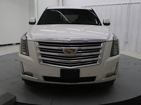 Used 2020 Cadillac Escalade Platinum image 11