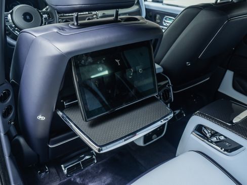 Used 2025 Rolls-Royce Cullinan Black Badge AWD/4WD image 37