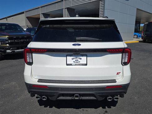 New 2026 Ford Explorer ST w/ Sun And Sound Package image 5