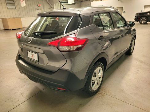 Used 2019 Nissan Kicks S FWD image 8