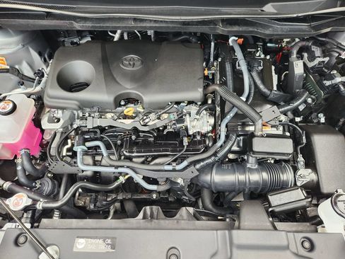 Used 2025 Toyota Sienna XLE FWD image 27