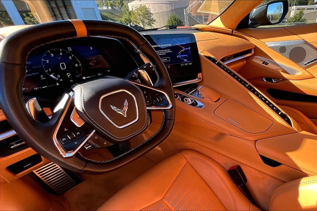 Used 2022 Chevrolet Corvette Stingray Premium Conv w/ Z51 Performance Package RWD image 9