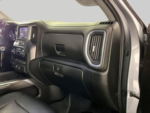 Used 2020 Chevrolet Silverado 1500 Custom Trail Boss w/ Custom Convenience Package AWD/4WD image 17