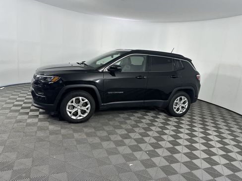 Used 2024 Jeep Compass Latitude AWD/4WD image 12