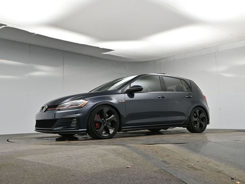 Used 2020 Volkswagen GTI SE image 32