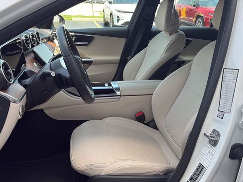 Used 2025 Mercedes-Benz C 300 4MATIC Sedan image 6