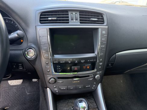 Used 2011 Lexus IS 350C w/ Luxury Pkg image 6