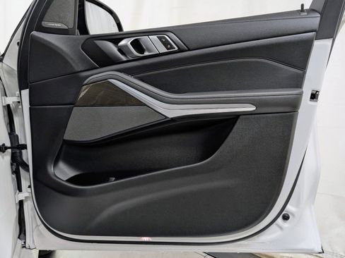 Used 2022 BMW X5 M50i w/ Premium Package image 25