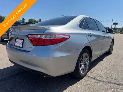 Used 2017 Toyota Camry SE w/ Moonroof Package FWD image 7