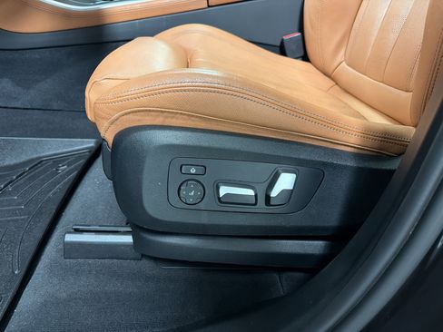 Used 2022 BMW X5 sDrive40i w/ Premium Package RWD image 13