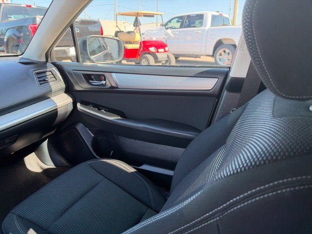 Used 2019 Subaru Outback 2.5i Premium AWD/4WD image 16