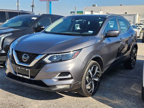 Used 2022 Nissan Rogue Sport SL w/ Premium Package image 3