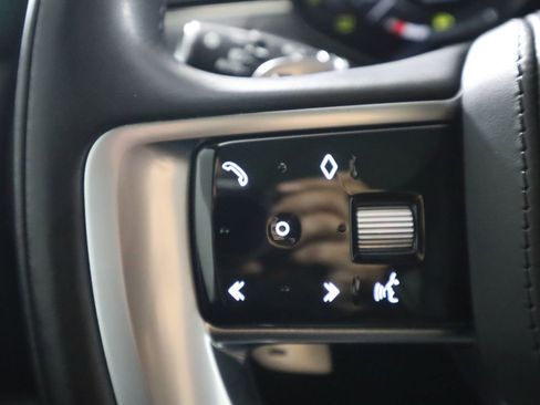 Used 2023 Land Rover Range Rover SE image 11