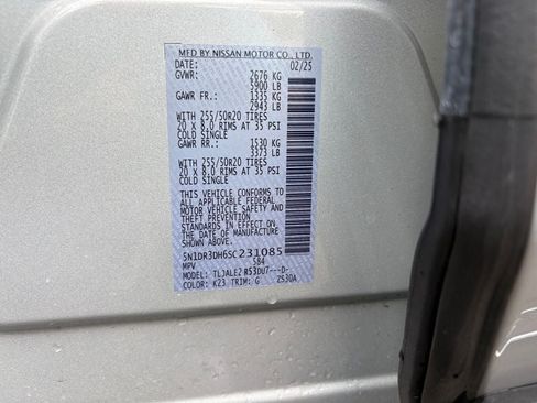 Used 2025 Nissan Pathfinder Platinum FWD image 31