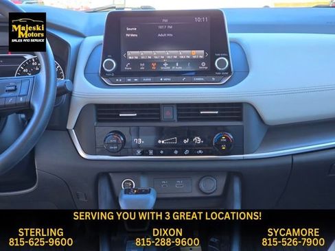 Used 2023 Nissan Rogue SV image 28