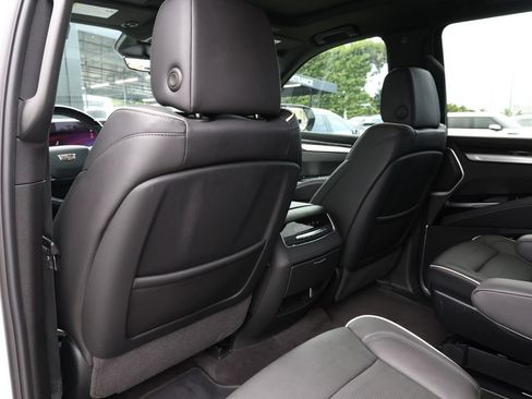Used 2025 Cadillac Escalade ESV Premium Luxury w/ LPO, Floor Liner Package AWD/4WD image 22