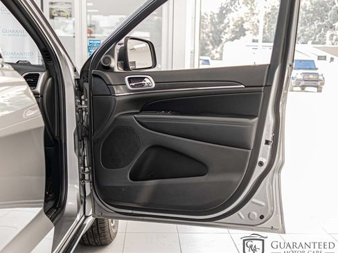Used 2018 Jeep Grand Cherokee Limited AWD/4WD image 39