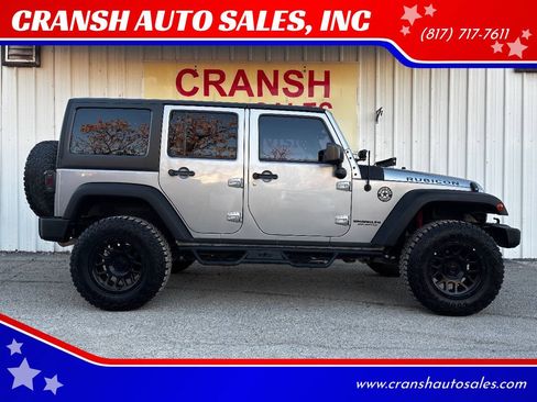 Used 2015 Jeep Wrangler Unlimited Rubicon w/ Connectivity Group AWD/4WD image 2