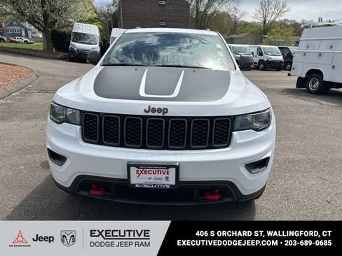 Used 2021 Jeep Grand Cherokee Trailhawk w/ Trailhawk Luxury Group AWD/4WD image 5