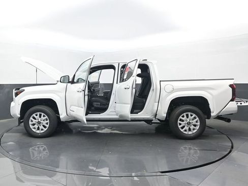 New 2026 Toyota Tacoma SR5 AWD/4WD image 31