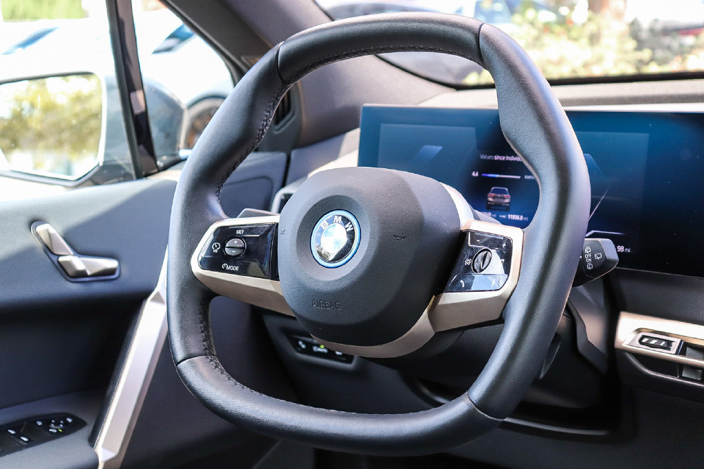 Certified 2025 BMW iX xDrive50 w/ Sport Package AWD/4WD image 15