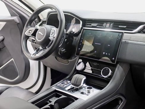 Used 2022 Jaguar F-PACE S image 28