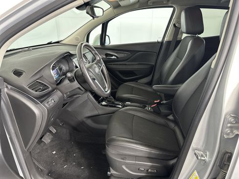 Used 2022 Buick Encore Preferred w/ Safety Package image 6