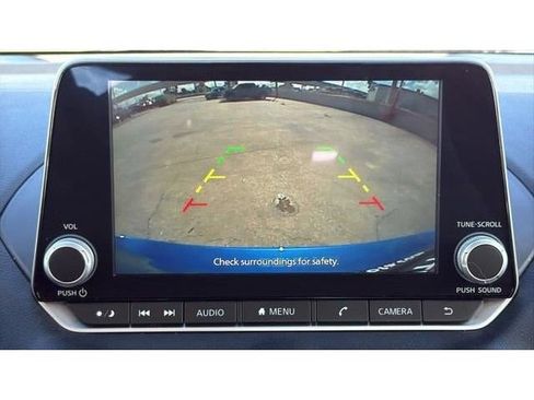 Used 2025 Nissan Sentra SR FWD image 24