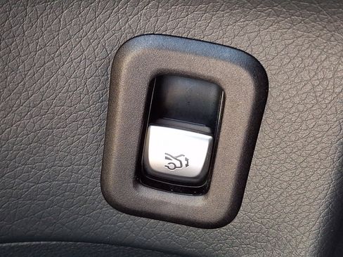 Used 2022 Mercedes-Benz GLC 300 4MATIC image 23