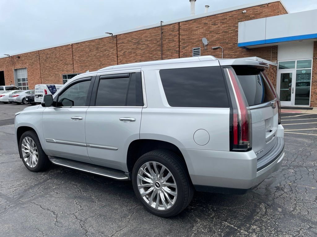 Used 2015 Cadillac Escalade Luxury AWD/4WD image 3
