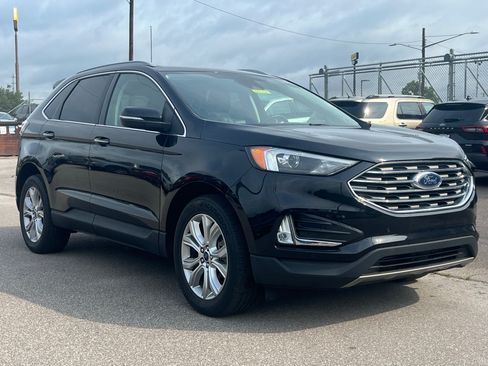 Used 2022 Ford Edge Titanium AWD/4WD image 1