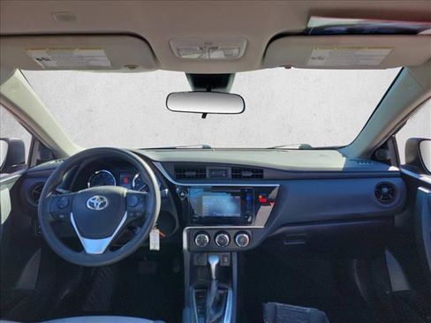 Used 2019 Toyota Corolla L image 17